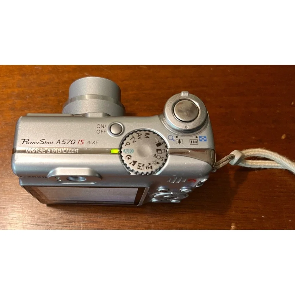 Canon PowerShot A570 IS 7.1MP Digital Camera w/Case